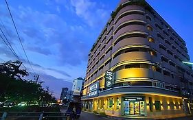 Hi Season Hotel